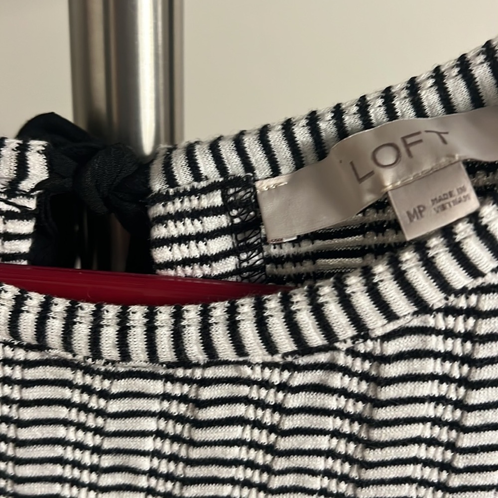 Loft black white top with tie in back - Picture 3 of 3